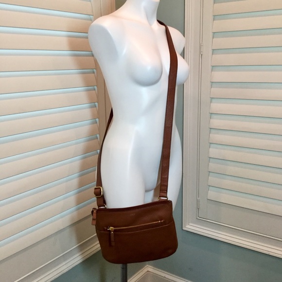 ✨SOLD✨Fossil Genuine Leather Crossbody Bag - Picture 6 of 8